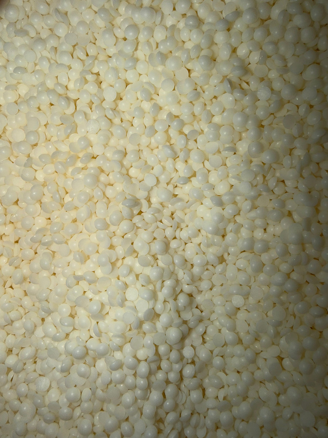 Soy Wax vs. Paraffin Wax: The Differences That Matter