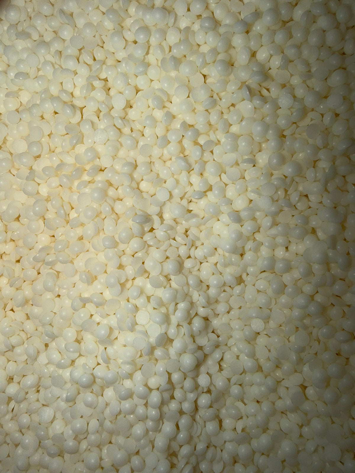 Soy Wax vs. Paraffin Wax: The Differences That Matter